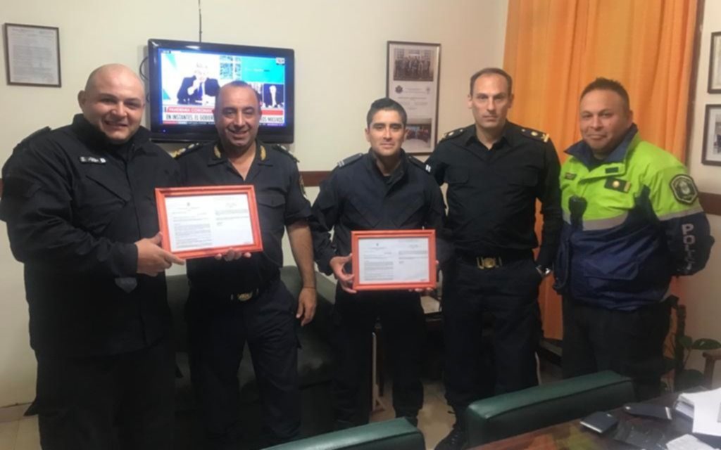 Ascendieron a dos de los policías que detuvieron al "hombre del FAL" en La Plata