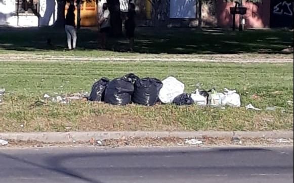 Vecinos del barrio Cementerio denuncian acumulación de basura