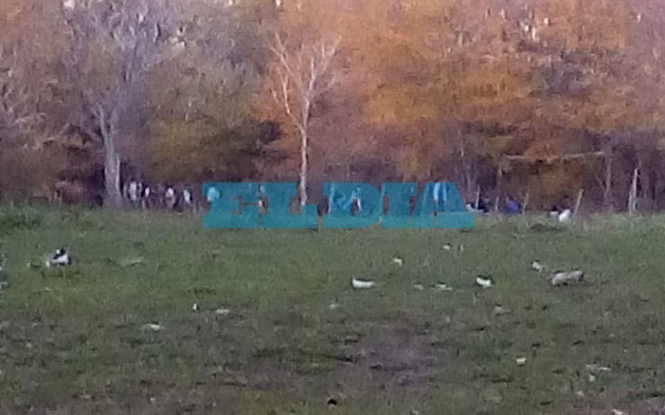 En nuestra ciudad, los partidos de fútbol en cuarentena no aflojan