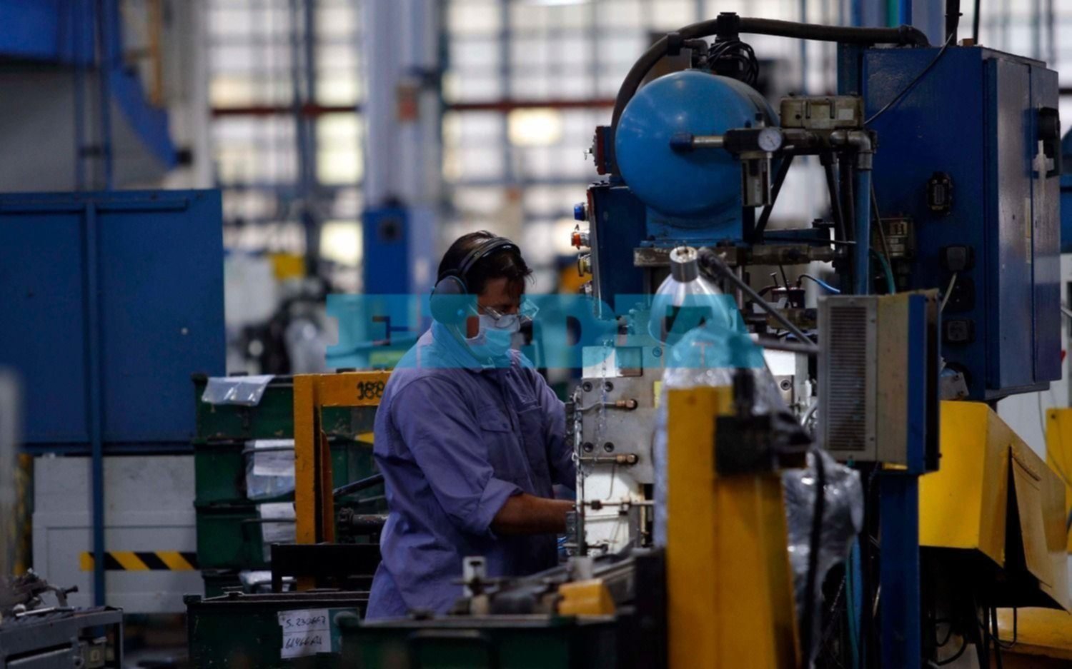  Con 11 días de cuarentena en marzo, la actividad económica se derrumbó 11,5% interanual
