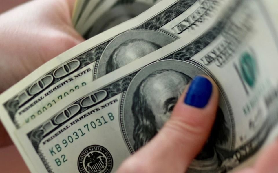 El dólar blue se mantuvo en 124 pesos