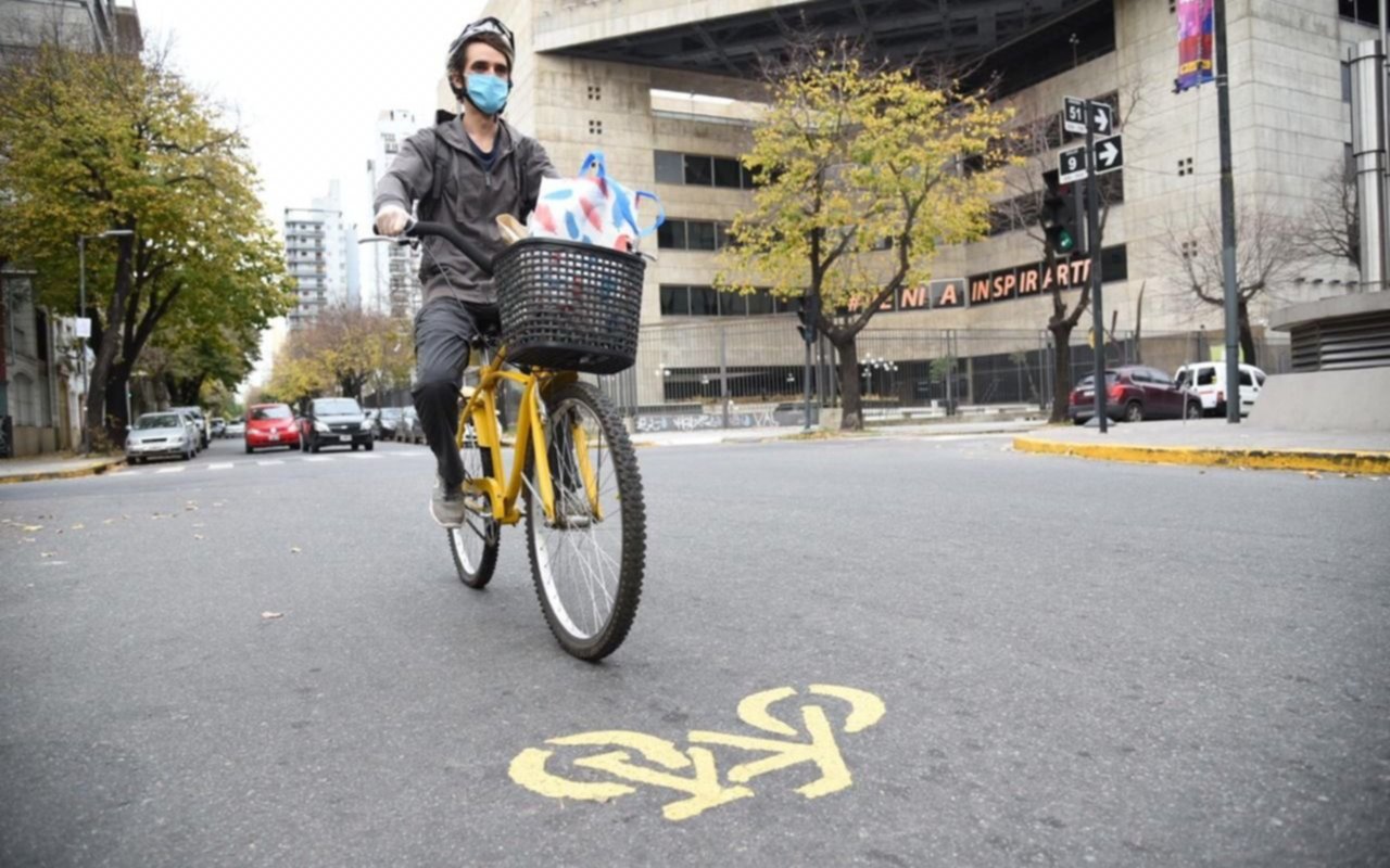 Para garantizar el distanciamiento social, el municipio avanza con la demarcación de calles