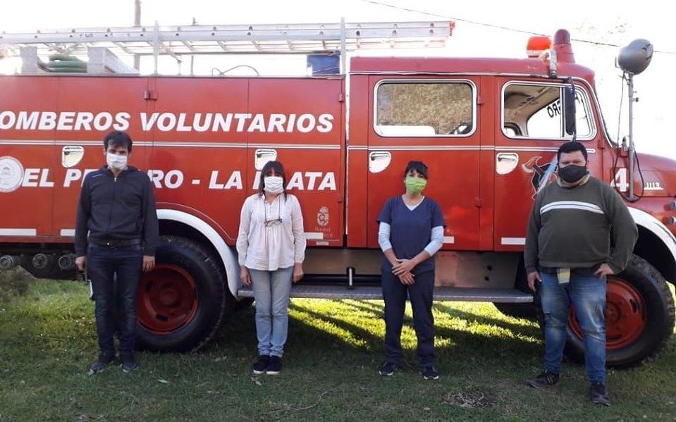 "Salimos a juntar monedas en latitas": el  desesperado pedido de bomberos voluntarios platenses