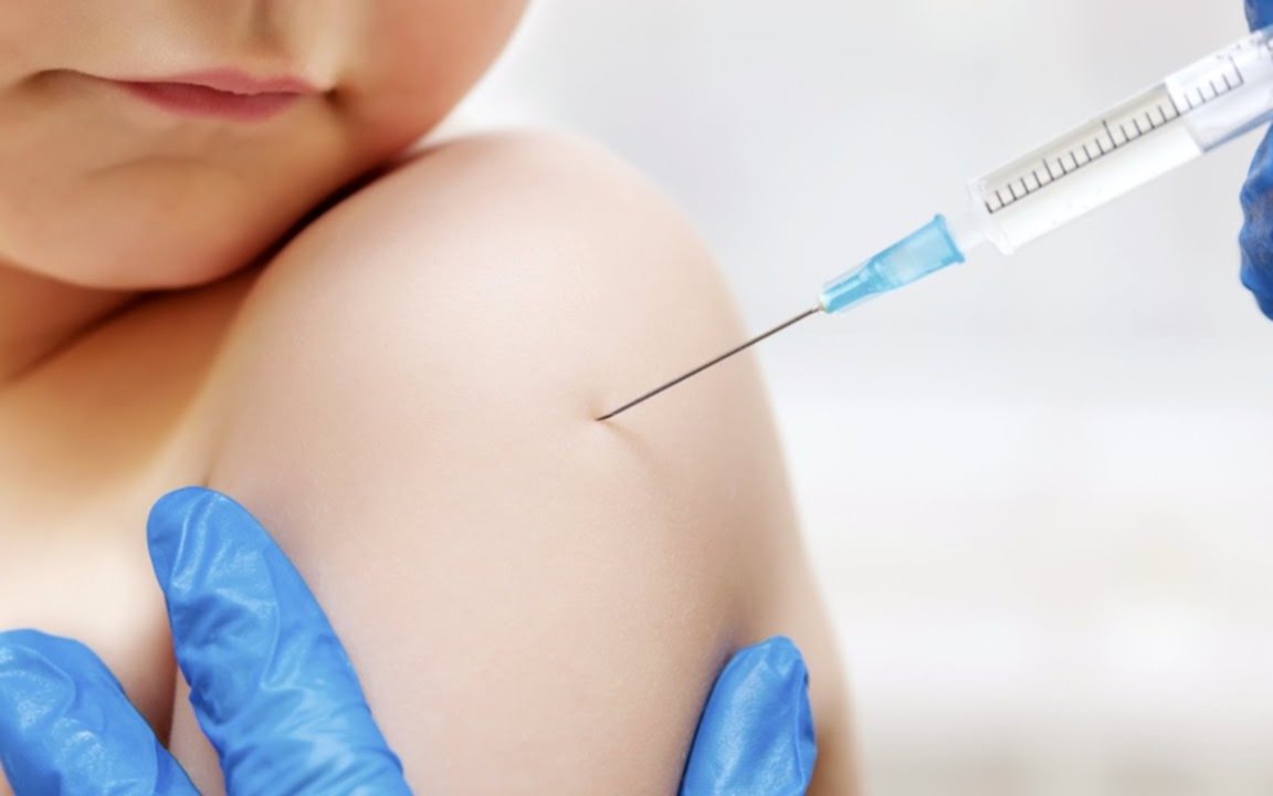 Advierten que por cada niño que no se vacuna para no contraer Covid-19, pueden morir otros 100
