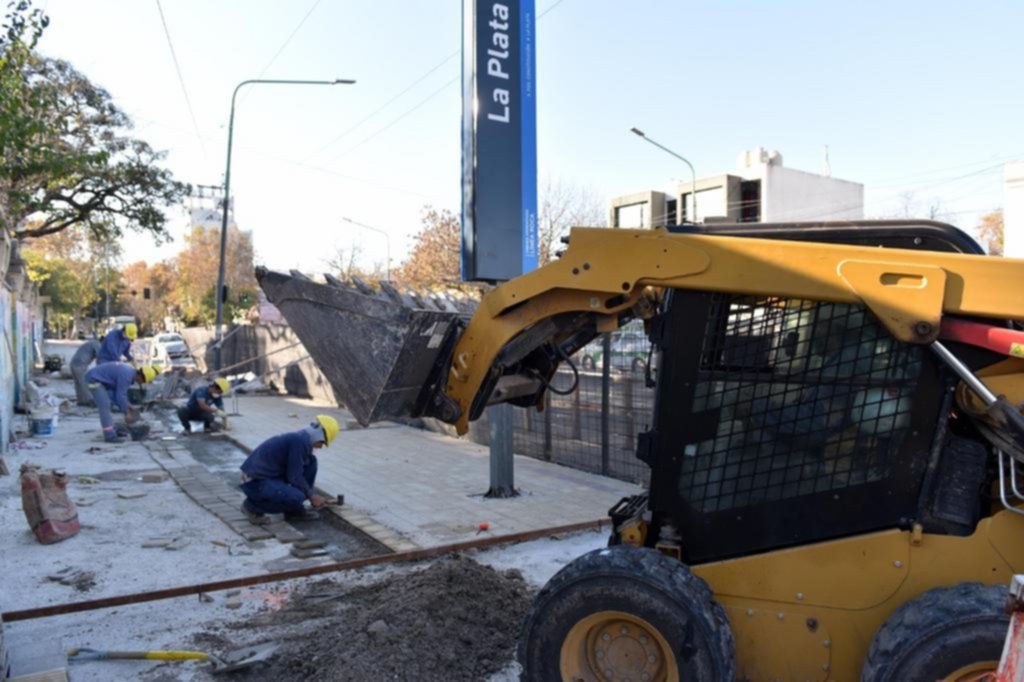 En plena pandemia y con un estricto protocolo, reactivan una obra en 1 y 44