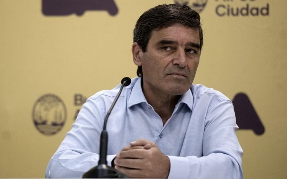 El ministro de Salud porteño habló de una "montaña" de casos que podría durar hasta 10 semanas