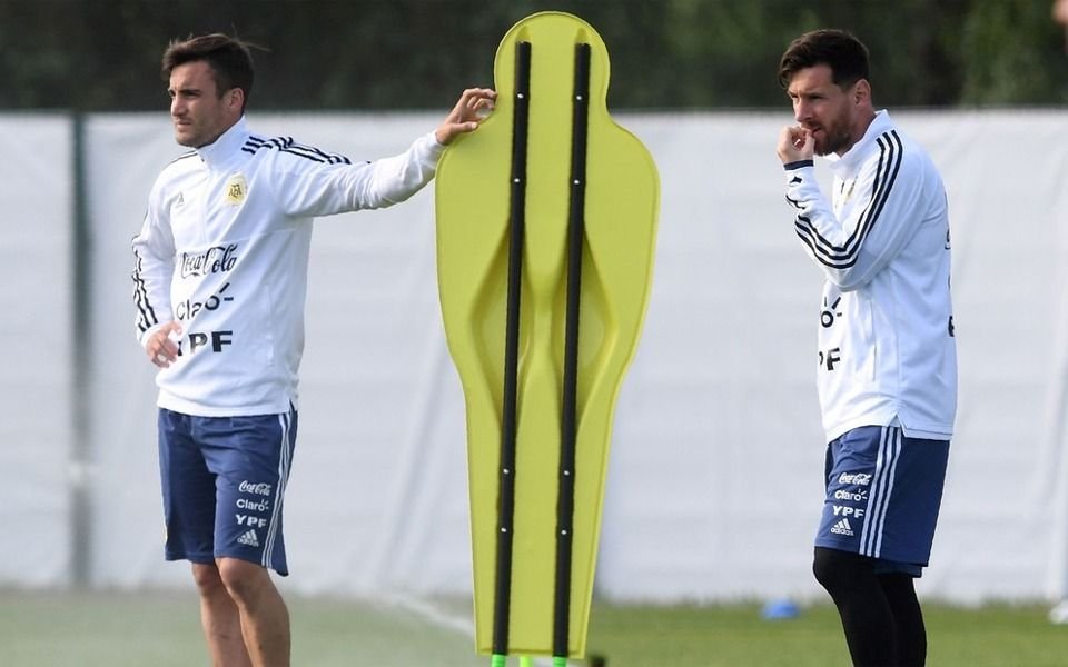 Otro argentino podría ser compañero de Messi