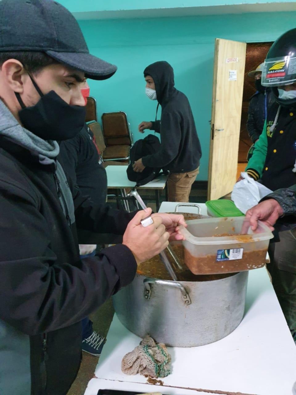 Encuentro solidario en la Asociación de Vareadores     de La Plata