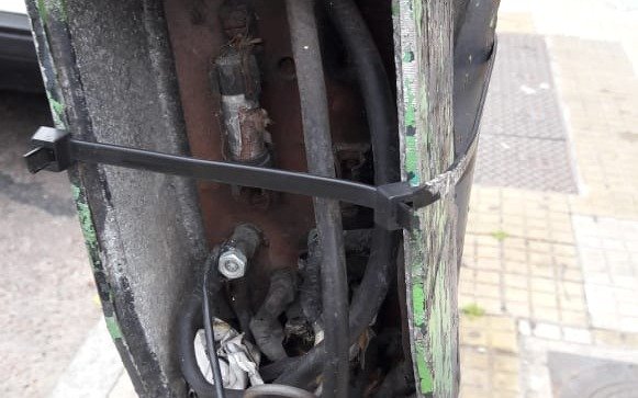 Preocupación vecinal por una caja eléctrica peligrosa en 6 y 47