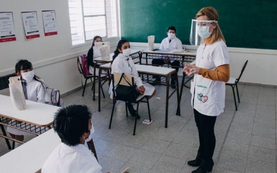 Trotta se refirió nuevamente a las clases presenciales: "Es momento de tomar decisiones"
