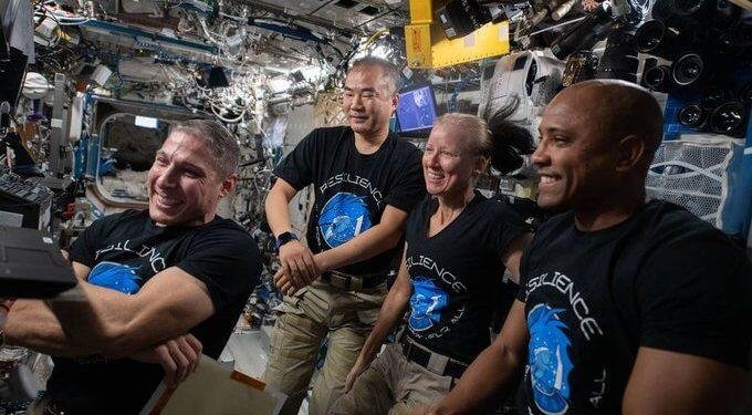 Regresó a Tierra la nave de SpaceX con cuatro astronautas