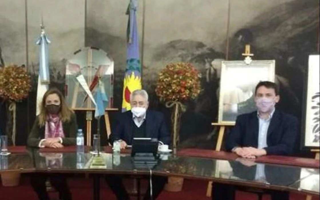 El funcionario que Guzmán quiso despedir y no pudo se mostró en un acto
