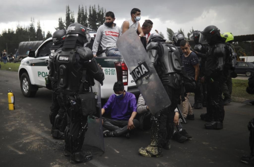 Denuncian cientos de desapariciones en las protestas en Colombia