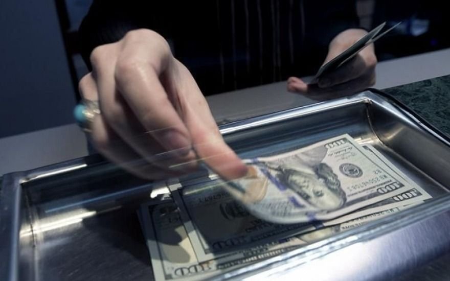 El dólar blue comenzó la semana en alza y el contado con liqui duplicó su volumen 