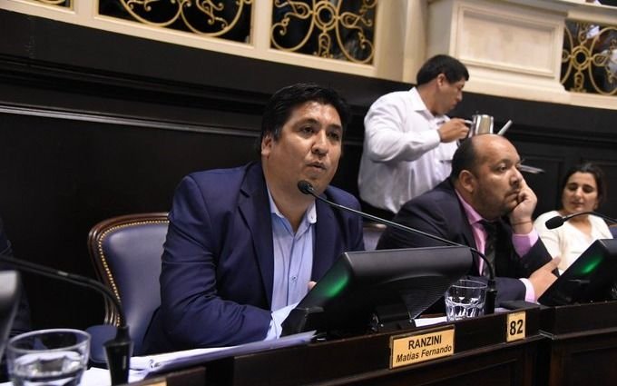 En Diputados, la oposición le pide a Kicillof que compre vacunas en el exterior