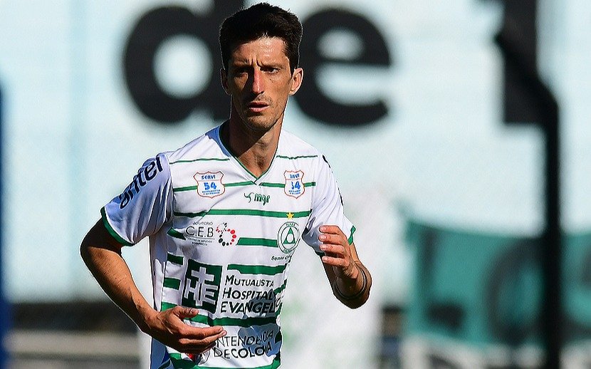 El ex futbolista del Lobo que hizo 80 kilómetros para llegar a un entrenamiento a la mañana... ¡pero la práctica era a la tarde!
