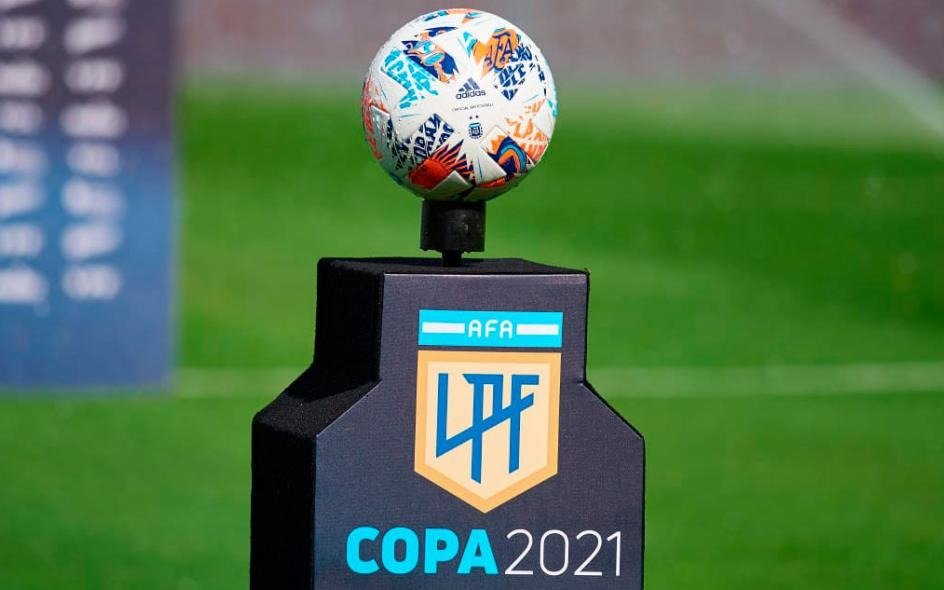 Se conocieron los árbitros para los cuartos de final de la Copa de la Liga