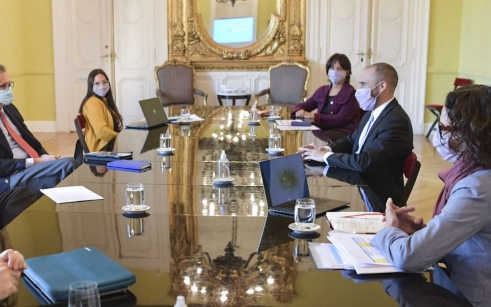 Eximen de aportes patronales a empresas de los sectores críticos