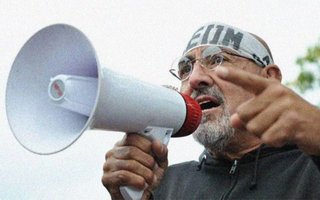 Carlos "El Perro" Santillán, otra voz que se suma a las críticas a la ayuda social del Gobierno