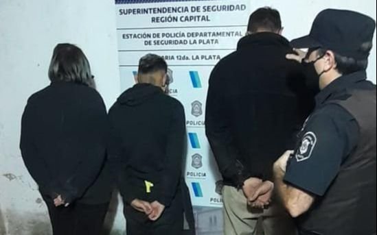 Le tomaban el pelo a la Policía pero cayeron: vendían droga en peluquería de Villa Elisa