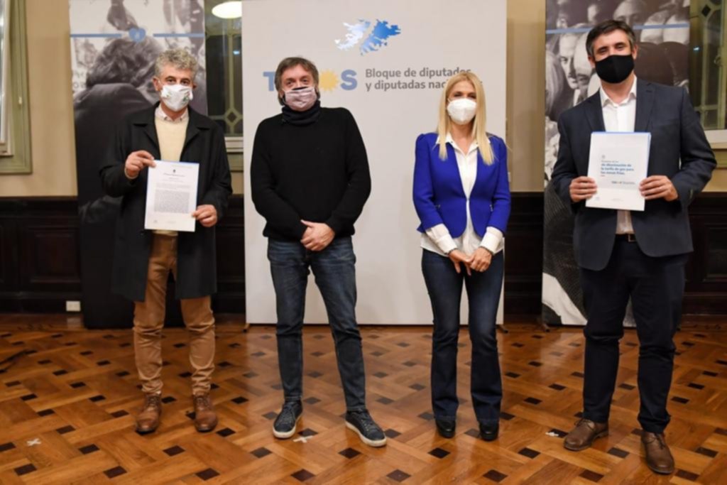 Máximo Kirchner, y una movida con un guiño al esquivo interior bonaerense