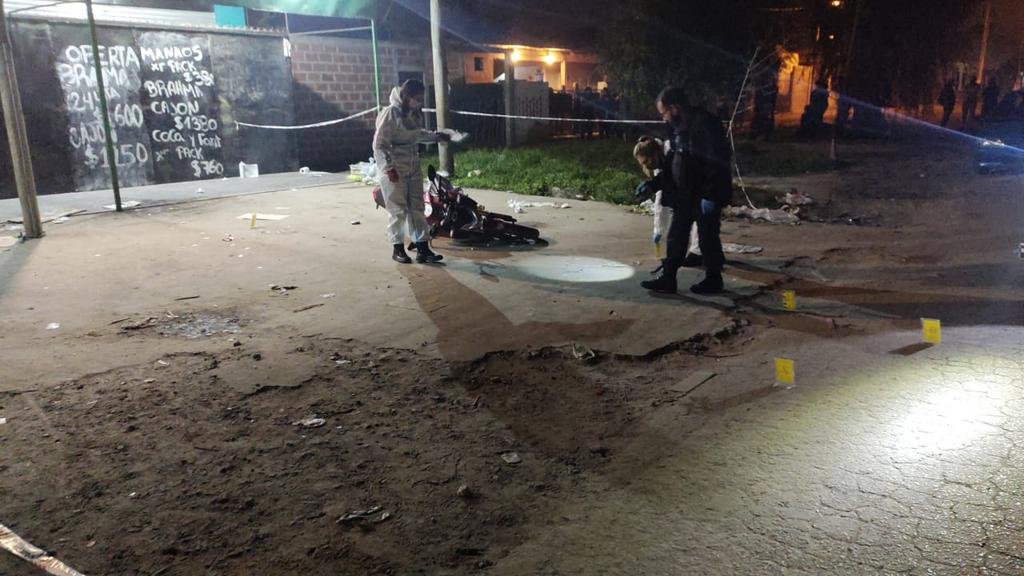 Lluvia de balas y crimen frente a un supermercado en Romero