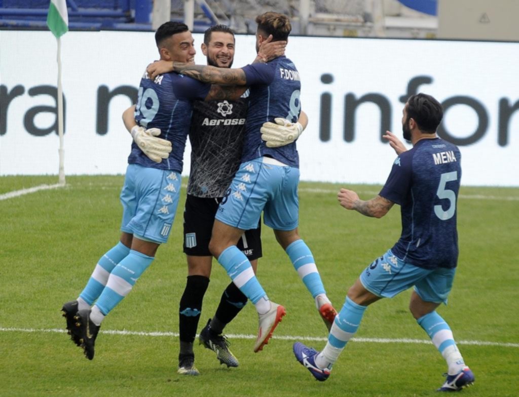 Racing, con solidez, se metió en semifinales