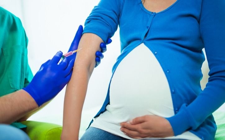 La Provincia alienta a vacunarse a embarazadas con factores de riesgo
