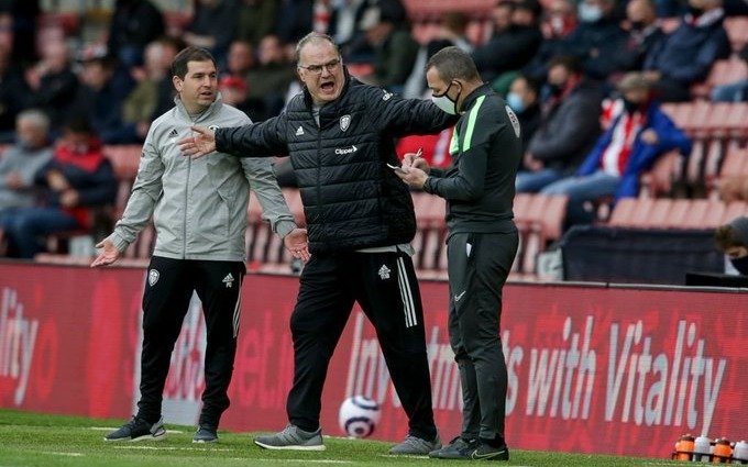 El Leeds de Bielsa ganó y todavía sueña con la Europa League