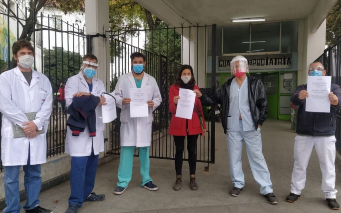 Abrazo simbólico al Hospital de Quilmes