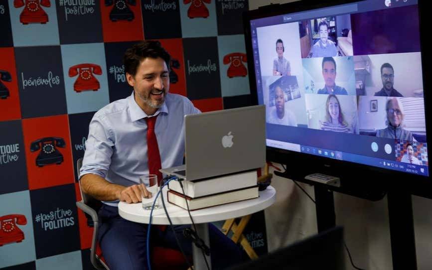 Descubren que el premier de Canadá, Justin Trudeau, usó una "Macbook falsa"