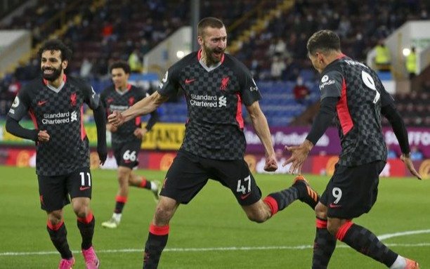 Liverpool ganó y se metió en puestos de Liga de Campeones