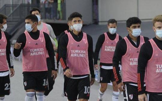El coronavirus sigue golpeando a River: dos nuevos casos