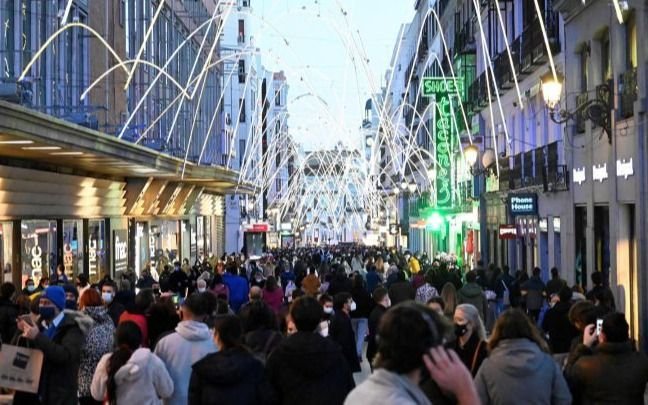 España dejará entrar a "todos los vacunados": excluye a argentinos que se dieron la Sputnik