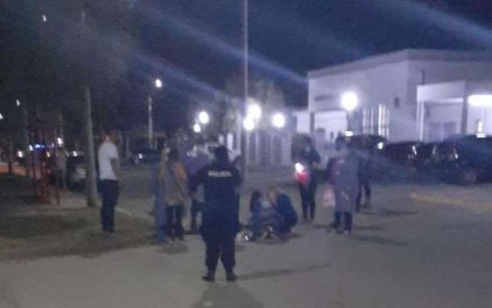 La peor postal del Covid: no llegó la ambulancia, caminó hasta el hospital y murió en la puerta