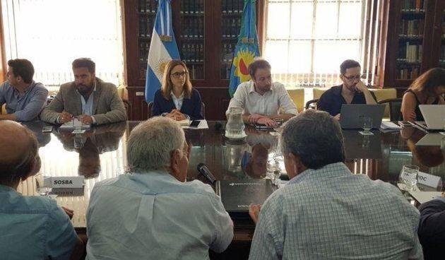 Por la disparada inflacionaria, estatales salen a la carga para reabrir la paritaria