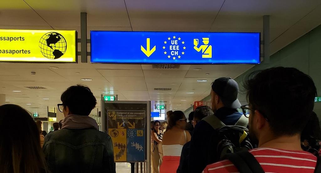 España dejará entrar a los vacunados pero los argentinos con Sputnik V quedan afuera