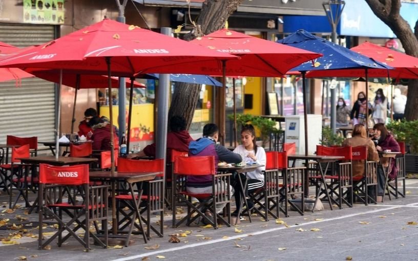 La oposición insiste en declarar la emergencia del sector gastronómico