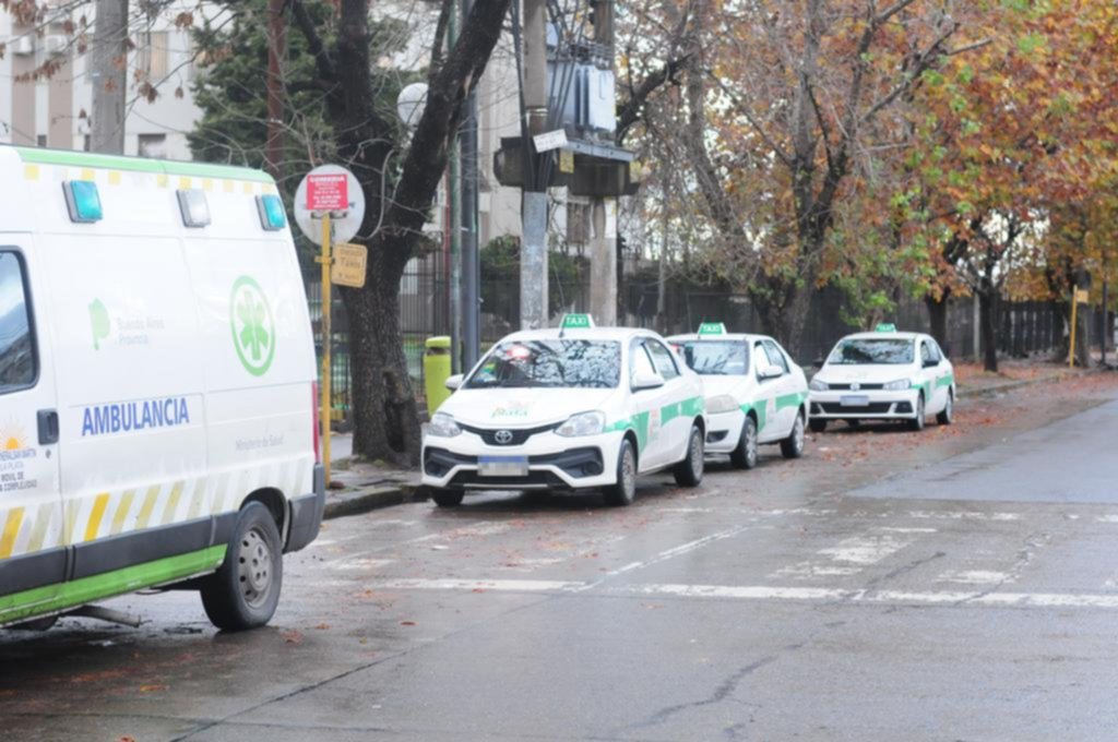 Con la recaudación por el piso, los taxistas vuelven a sufrir por el escaso movimiento urbano
