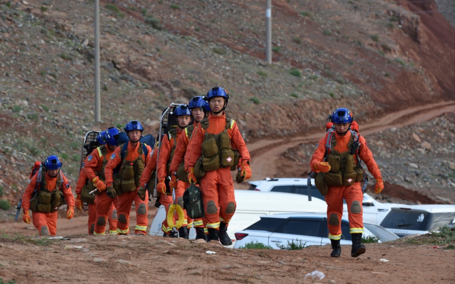 Murieron de frío 21 maratonistas durante una carrera de montaña en China
