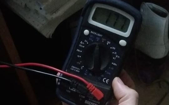 Reclamo por baja tensión en tres barrios platenses