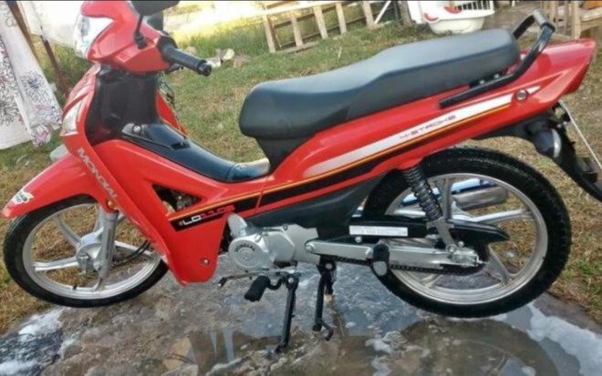 Villa Elvira: se les metieron por la ventana mientras dormían y les robaron la moto que aún están pagando