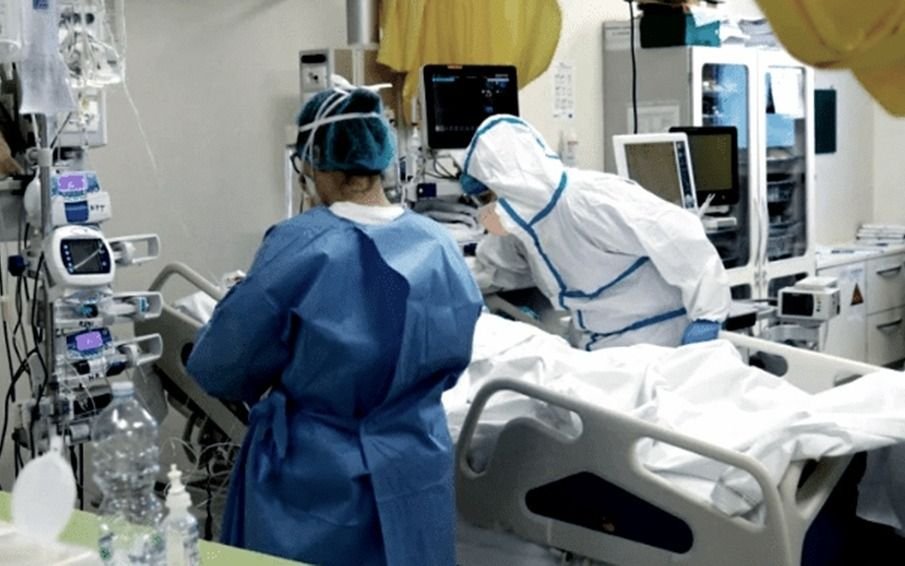 En el país, más de la mitad de las camas de terapia intensiva están ocupadas por pacientes con coronavirus