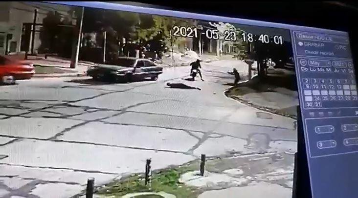 Un Policía fue detenido tras matar a dos motochorros en un asalto