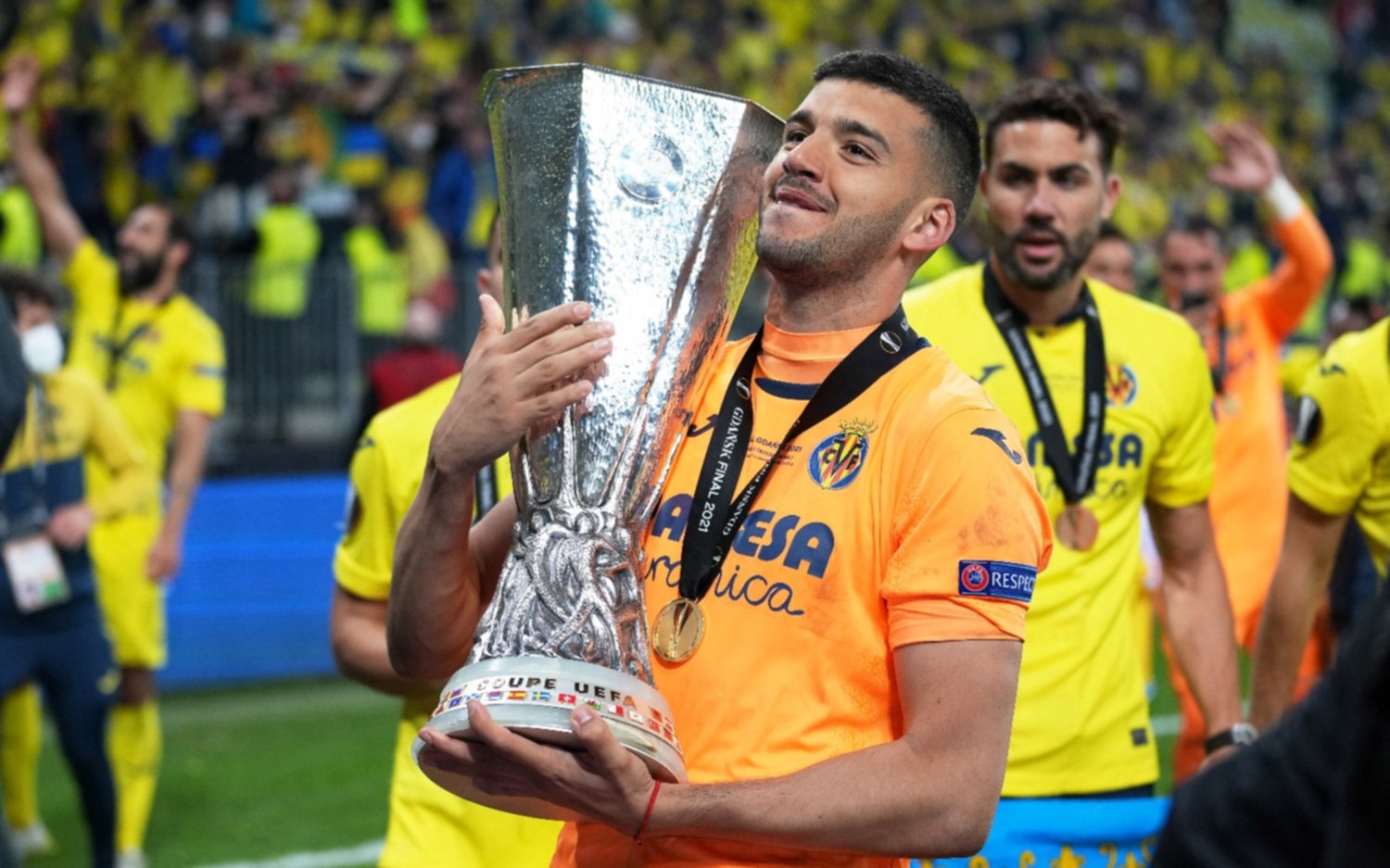 ¡Rulli héroe! Atajó el penal decisivo y Villarreal es campeón de la Europa League