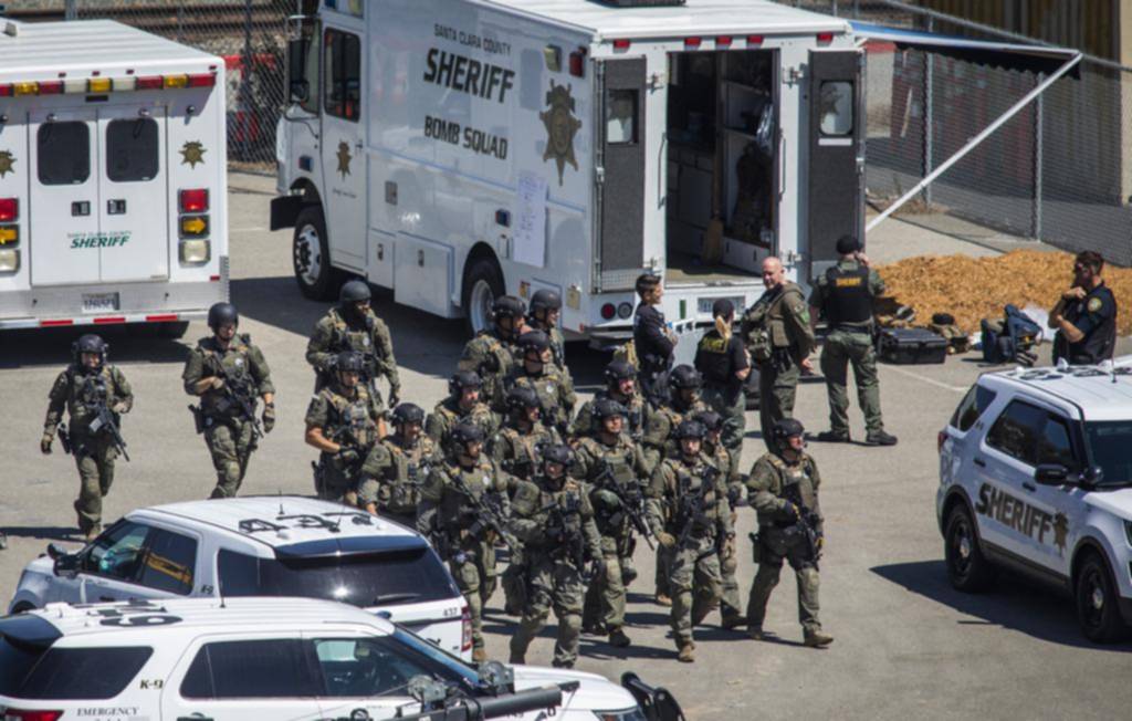 Tras asesinar a tiros a ocho personas, se suicidó en una base ferroviaria de California