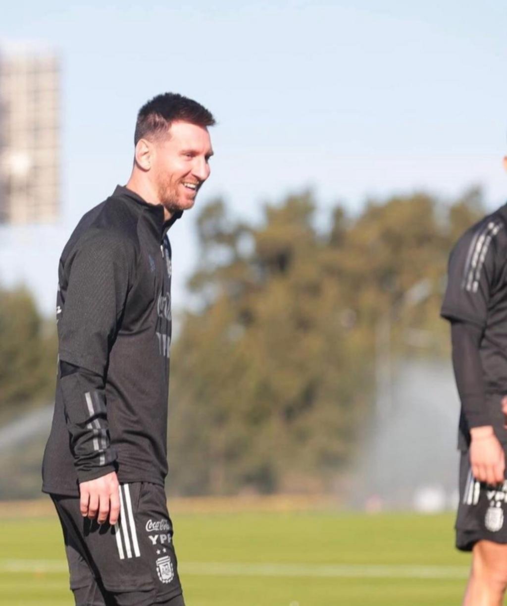 Messi aterrizó, se hisopó y realizó la primera práctica