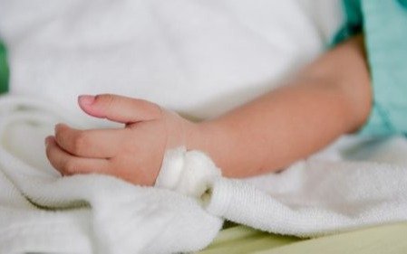 Una beba de 8 meses "en grave estado" tras ingerir dióxido de cloro