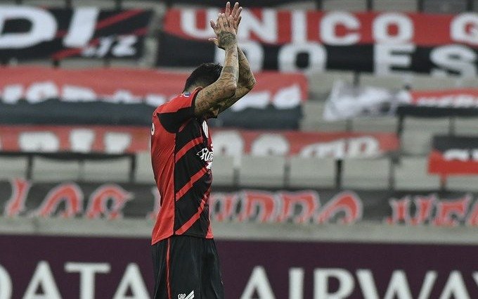 Se retiró "Lucho" González, el segundo futbolista argentino más ganador de la historia