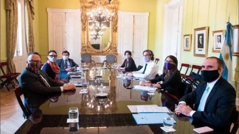 Por la pandemia, extienden otra vez la prohibición de los despidos por 30 días